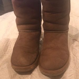 Ugg short boots